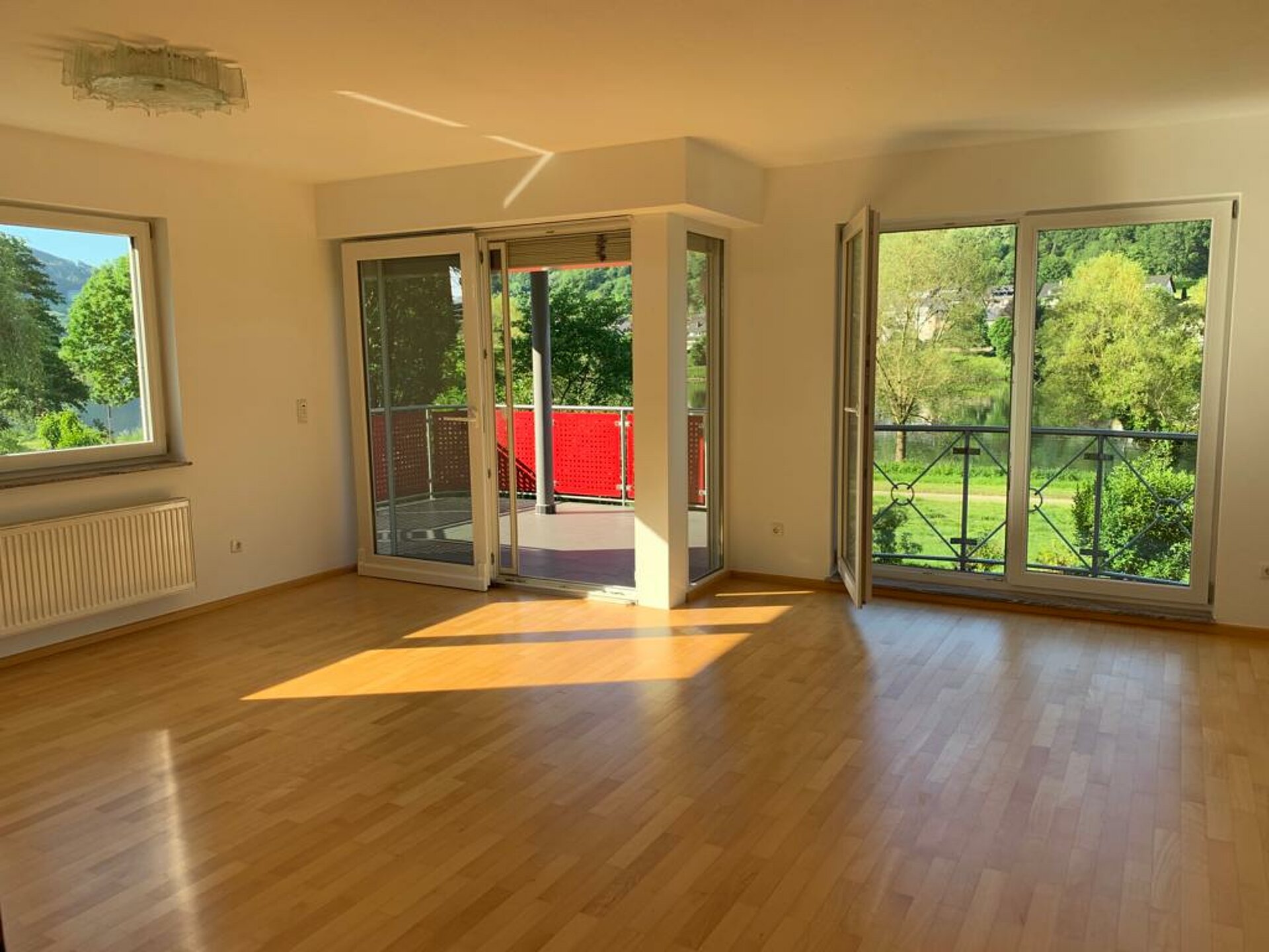 Sonniges Wohnzimmer