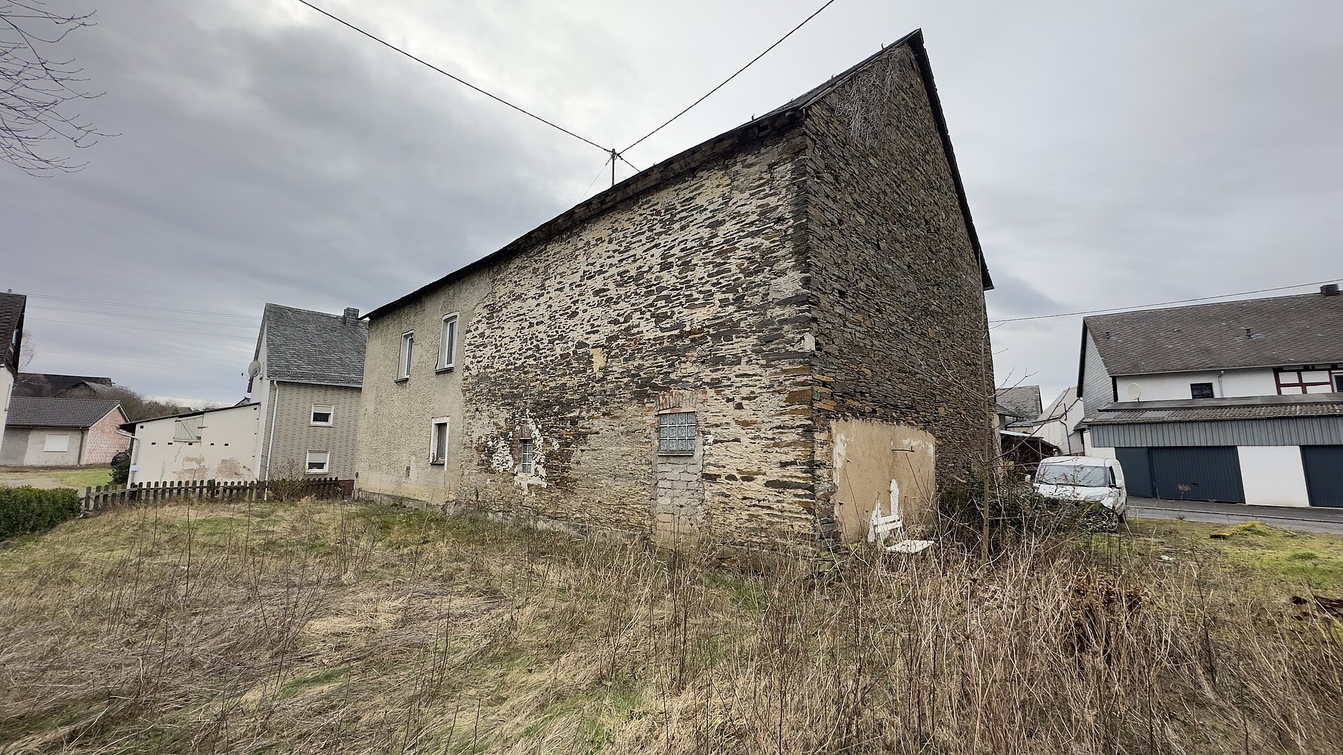 Gartenfläche - Wohnhaus und Scheune 