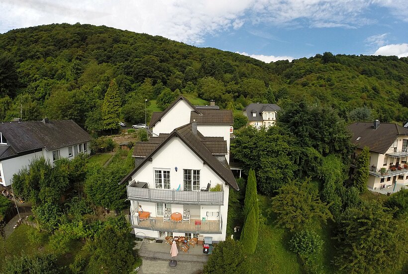 9DCC4C62-2E25-3000-801A-F9FEDC2B465C (1)