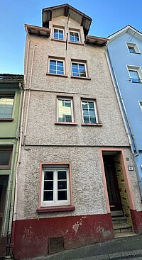 Straßenseitige Ansicht - EFH mit Potential