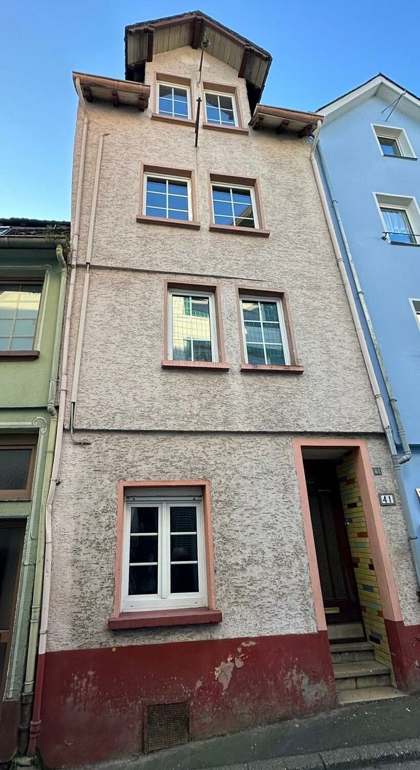 Straßenseitige Ansicht - EFH mit Potential