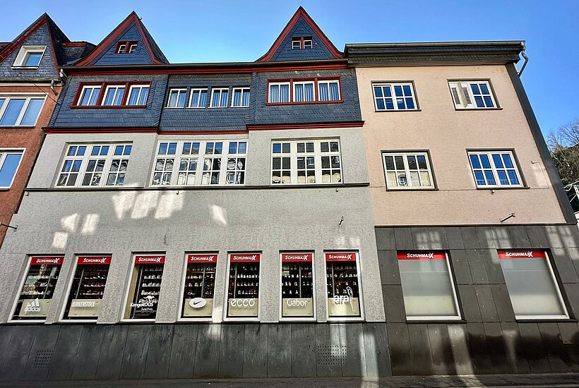 2. OG - Büroflächen/Praxisräume - großflächige Sprossenfenster