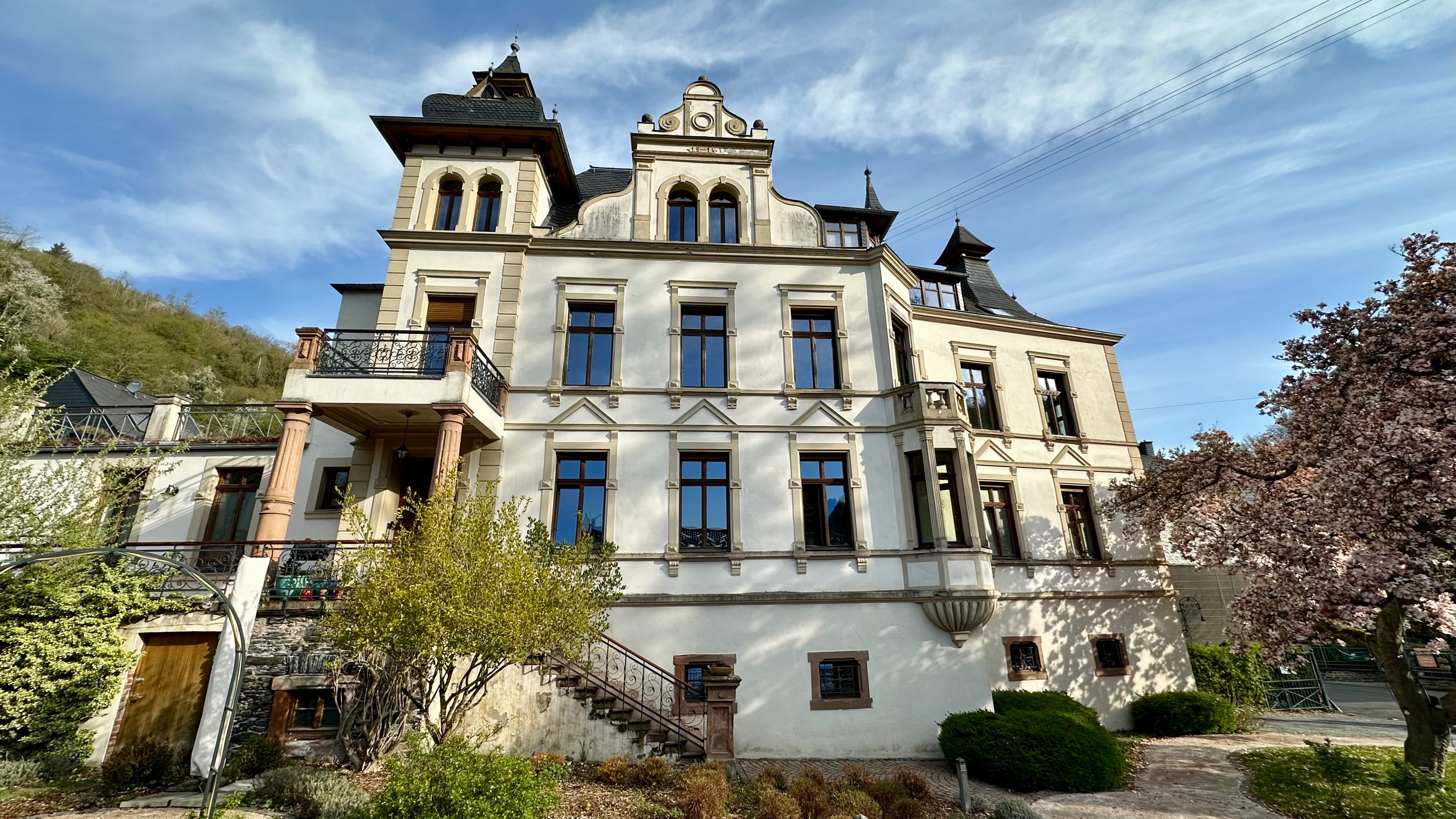 Eigentumswohnung in stadtbildprägender Jugendstilvilla
