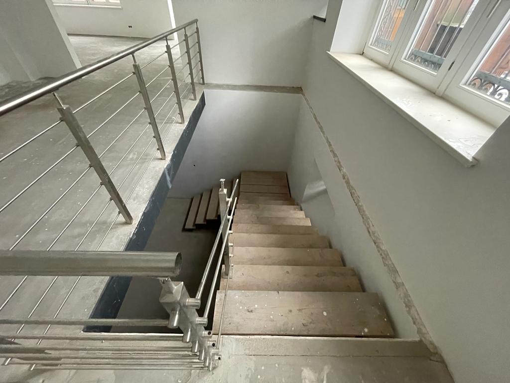 Treppe zum Untergeschoss